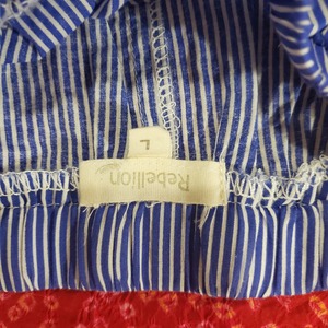 Off sholder top  is being swapped online for free