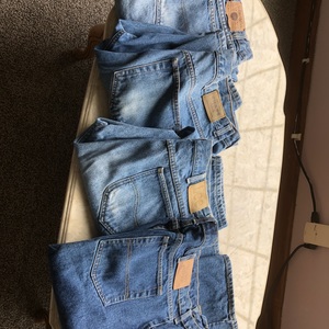 Assorted men's jeans for sale is being swapped online for free