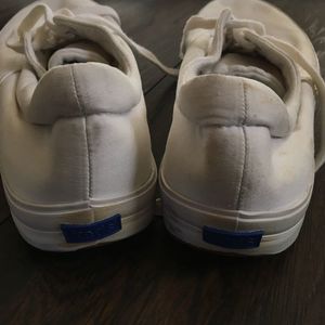 Keds white sneakers 9.5 is being swapped online for free