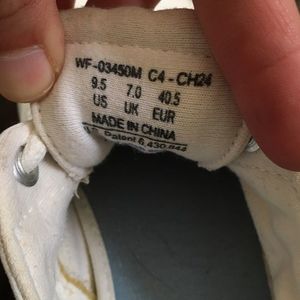 Keds white sneakers 9.5 is being swapped online for free