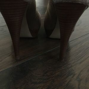 Guess heels 7.5 is being swapped online for free