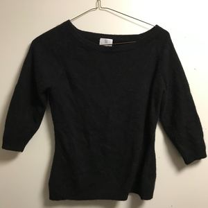 100% Cashmere Sweater is being swapped online for free