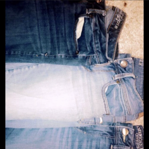 American Eagle size 6 kickboot jeans  is being swapped online for free