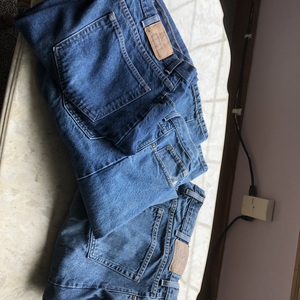 Eddie Bauer jeans for sale is being swapped online for free