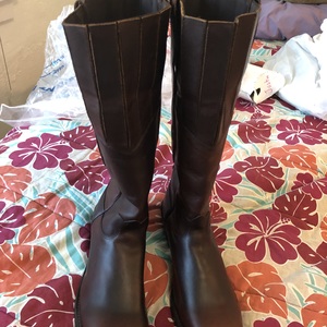 Brown Fort Frontier boots #LEM400 is being swapped online for free