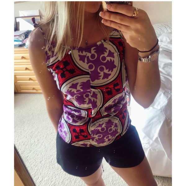 Gorgeous African strap t- shirt  is being swapped online for free
