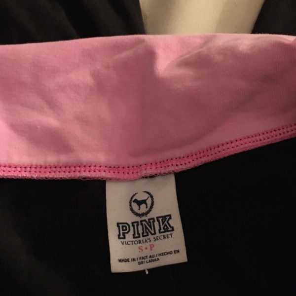 VS love PINK yoga pants is being swapped online for free