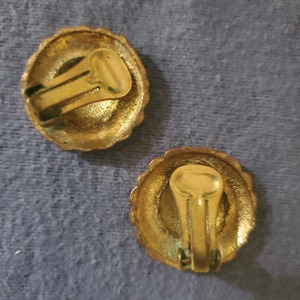 Vintage clip on earrings  is being swapped online for free