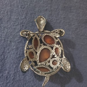 Vintage brooch  is being swapped online for free