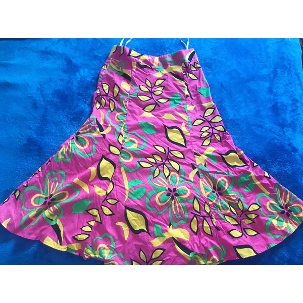 Connection 18 Pink Floral Skirt Size Medium is being swapped online for free