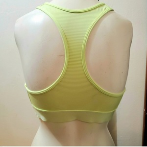  Victoria's Secret Sports Bra sz M is being swapped online for free