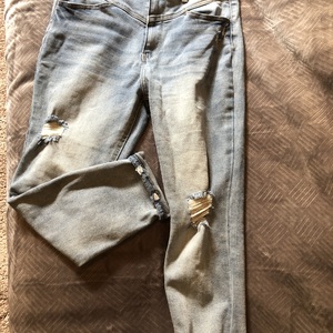 High waisted jeans is being swapped online for free