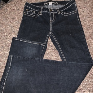Women’s size 9 Long Blue Asphalt Jeans is being swapped online for free