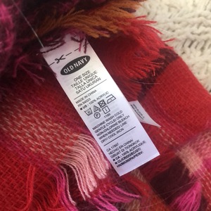Old Navy Blanket Scarf is being swapped online for free
