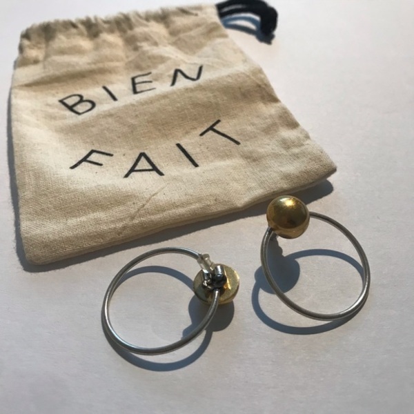 MADEWELL HOOP EARRINGS GOLD / SILVER is being swapped online for free