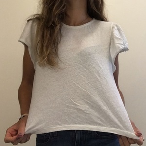 Madewell White Tee Sz S is being swapped online for free
