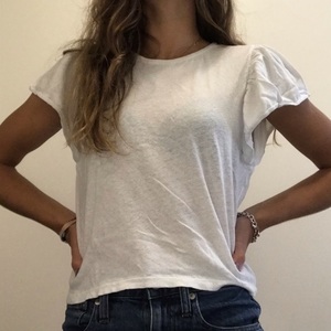 Madewell White Tee Sz S is being swapped online for free