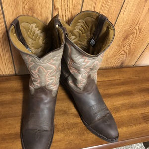 Dark brown Laredo Birchwood round toe boots #68457 is being swapped online for free
