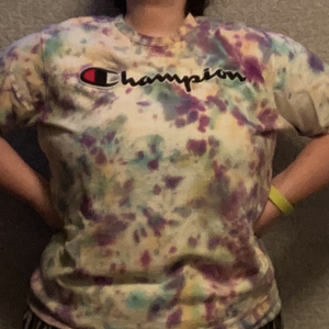 2xl fits like XL Tie dye champion shirt  is being swapped online for free