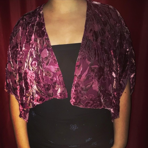 Velvet floral  shawl  is being swapped online for free