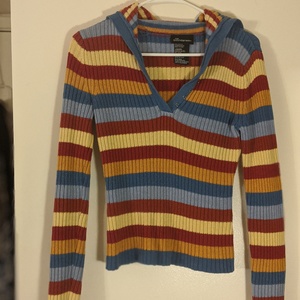 Women's sweater is being swapped online for free