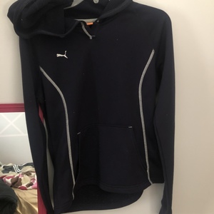 Puma Hoodie size small is being swapped online for free