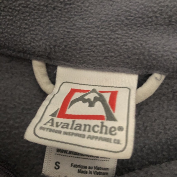 Avalanche Quarter Zip Fleece size small is being swapped online for free