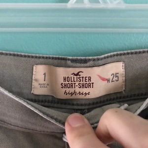 Army Green Hollister High Rise Short Shorts Size 1 Waist 25' Stretchy Comfy Denim is being swapped online for free
