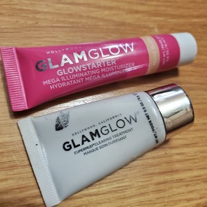 Various ttpes of Make up is being swapped online for free