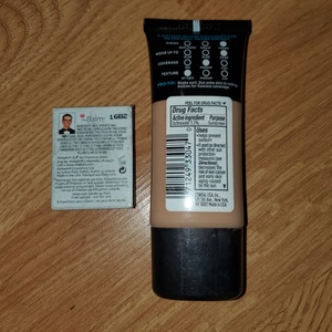 Various ttpes of Make up is being swapped online for free