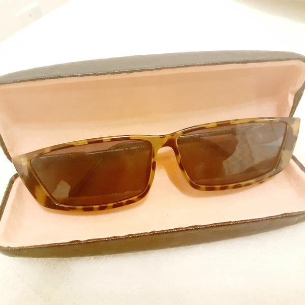 Topshop Sunglasses!!! is being swapped online for free