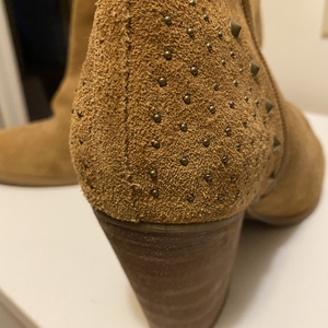 Guess Suede Boots - Size 9.5 is being swapped online for free