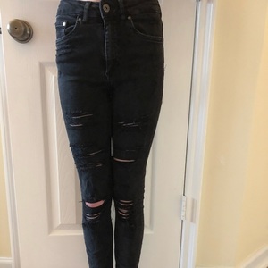 Tattered H&M jeans is being swapped online for free