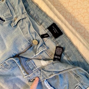 Lot of 10 women’s items is being swapped online for free