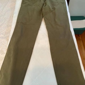 Lot of 10 women’s items is being swapped online for free