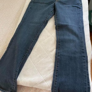 Lot of 10 women’s items is being swapped online for free