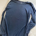 Lot of 10 women’s items is being swapped online for free