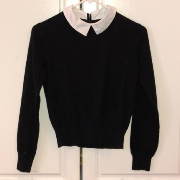 Black cropped sweater with attached collar is being swapped online for free