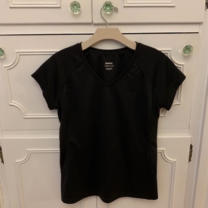 M Reebok Black Athletic Short Sleeve T Shirt is being swapped online for free