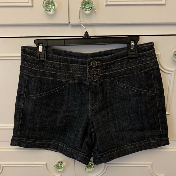 Size 7/8 Maurice’s Jean Shorts is being swapped online for free