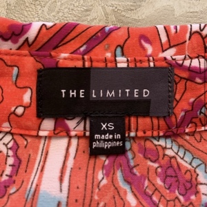 XS The Limited Sleeveless Button Down Blouse  is being swapped online for free