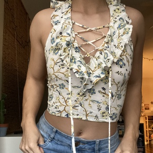 M Kendall & Kylie Floral Crop Halter is being swapped online for free