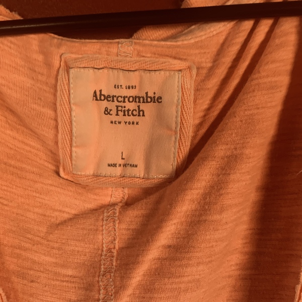 Cute Abercrombie and Fitch tee  is being swapped online for free