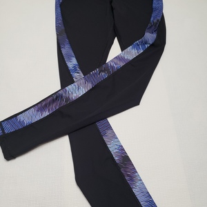 Three Quarter Yoga  Pants  is being swapped online for free