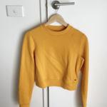 Cute mustard crop top is being swapped online for free