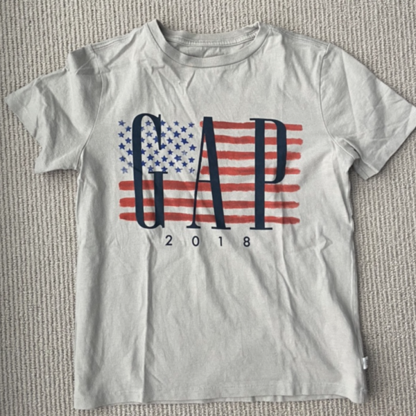 GAP USA flag crop top is being swapped online for free
