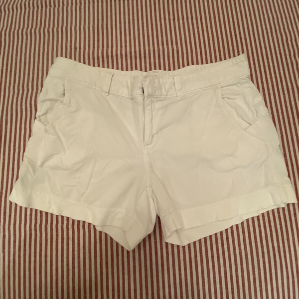 Women white shorts by Athleta is being swapped online for free