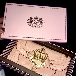 Juice couture wallet is being swapped online for free