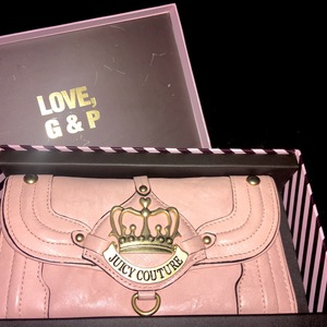 Juice couture wallet is being swapped online for free