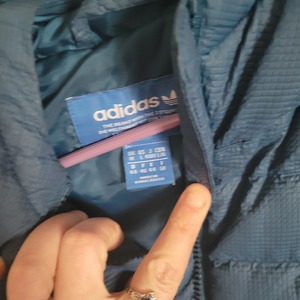 Adidas Zipper Vest is being swapped online for free